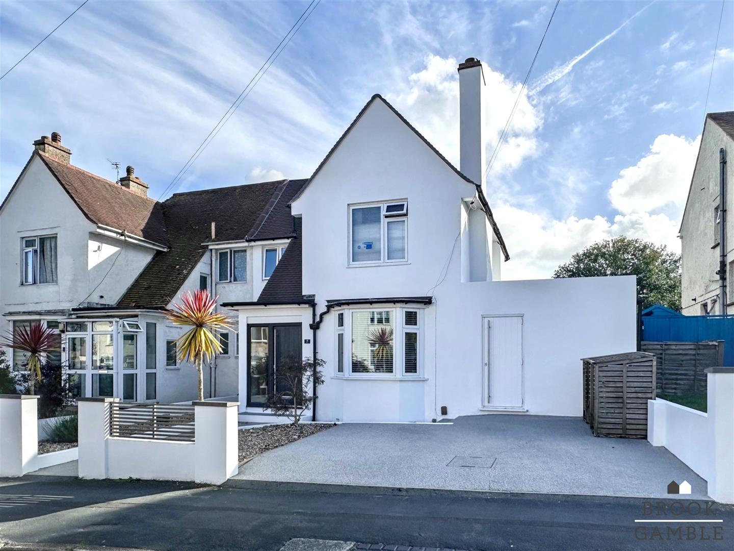 4 Bedroom House - Semi-Detached for Sale: £435,000. North Avenue in Eastbourne, East Sussex